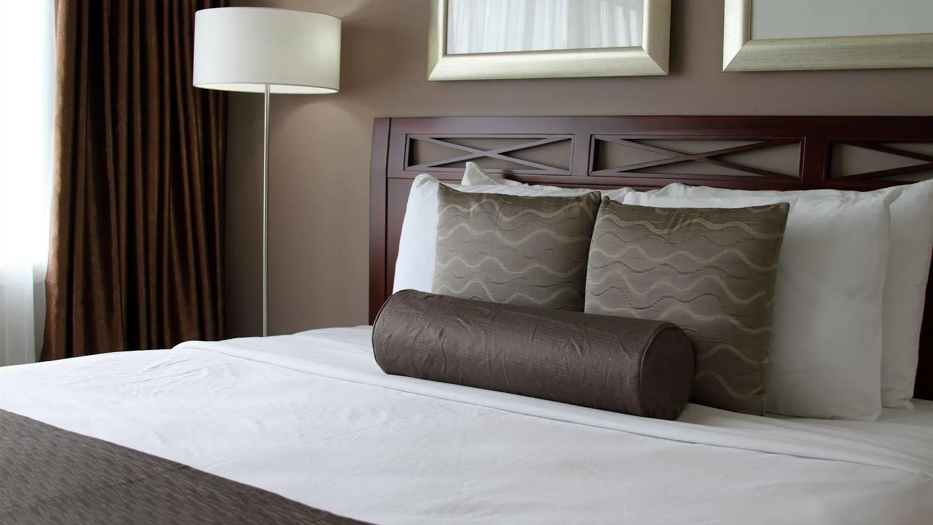 Red Lion Inn And Suites Victoria Canada